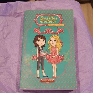 📚 4/$20 📚 Les Filles Modèles Book by Marie Potvin